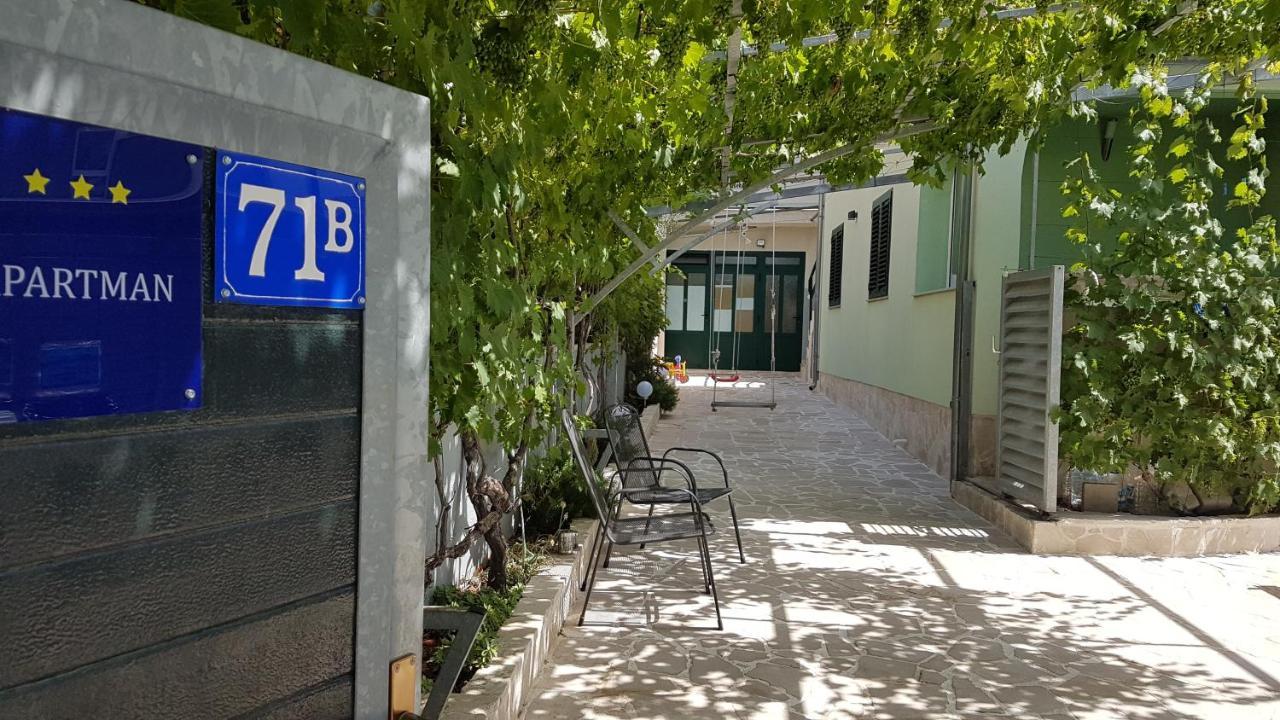 Apartmani Vincek Vodice Exteriör bild
